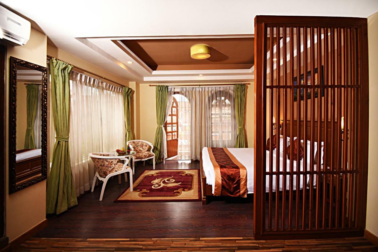 Dom Himalaya Hotel Kathmandu Exterior photo