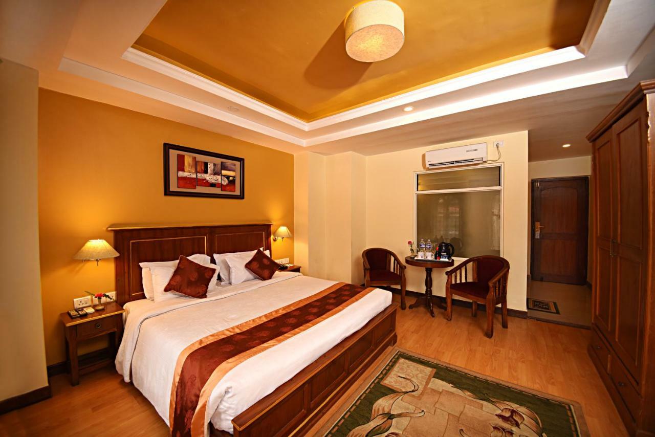 Dom Himalaya Hotel Kathmandu Exterior photo